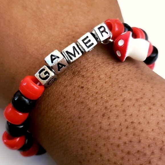 Gamer Kandi Bracelet With Mushroom Charm - Picture 3 of 3